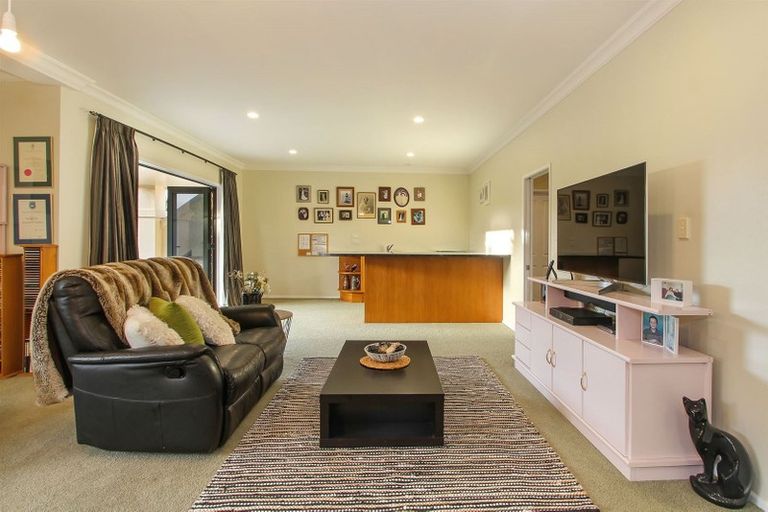 Photo of property in 241 Wellington Street, Pukekohe, 2120