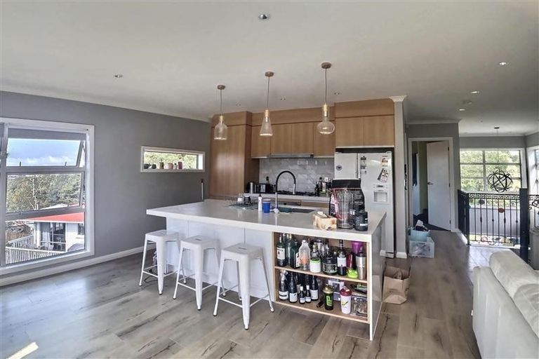 Photo of property in 11b Bank Street, Hillcrest, Auckland, 0627