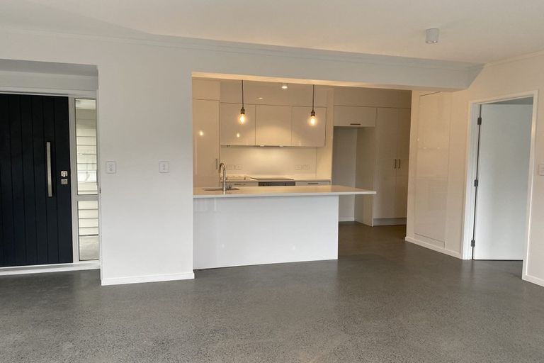 Photo of property in 1/19-23 Matipo Road, Mairangi Bay, Auckland, 0630