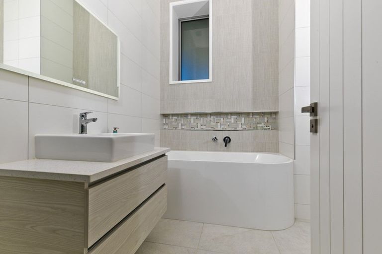 Photo of property in 110 Constable Road, Muriwai, Waimauku, 0881