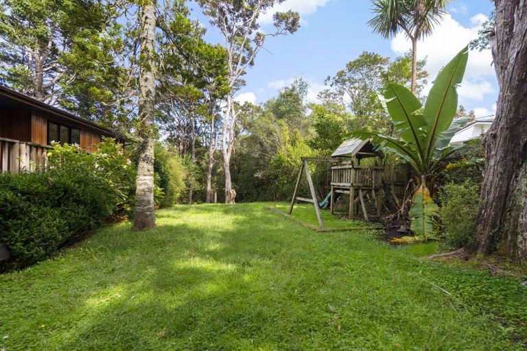 Photo of property in 53b Onedin Place, Titirangi, Auckland, 0604