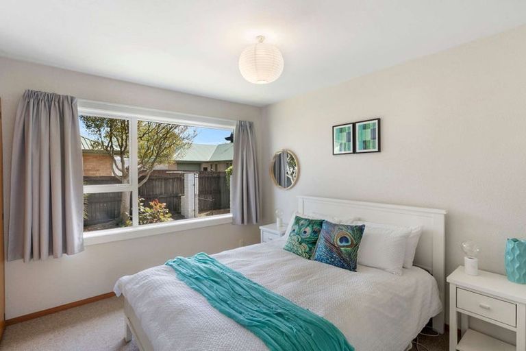 Photo of property in 77 Farquhars Road, Redwood, Christchurch, 8051