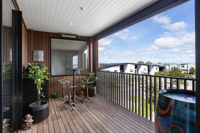 Photo of property in 3/85 Bomb Point Drive, Hobsonville, Auckland, 0616