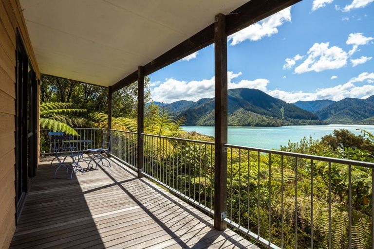 Photo of property in 672 Moetapu Bay Road, Moetapu Bay, Picton, 7282