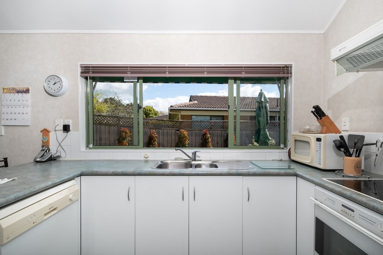 Photo of property in 33 Maurice Borich Place, Henderson, Auckland, 0610