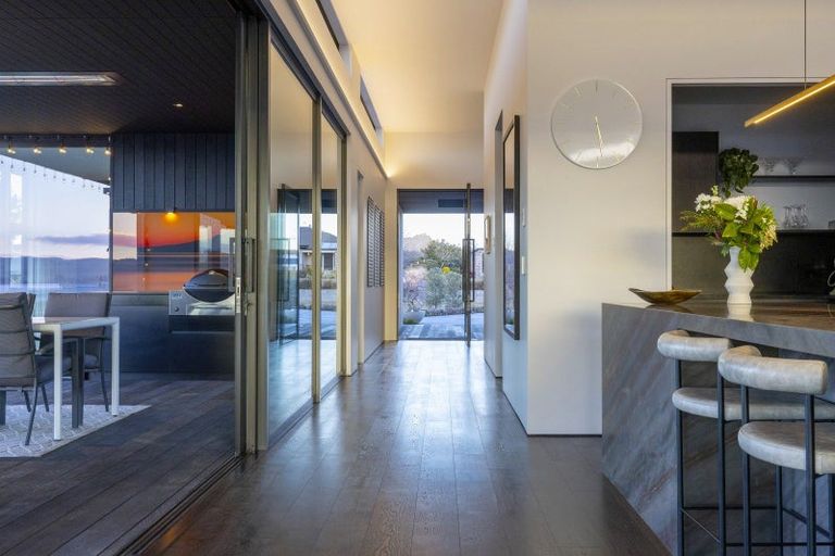Photo of property in 35 Pukenamu Road, Rainbow Point, Taupo, 3330