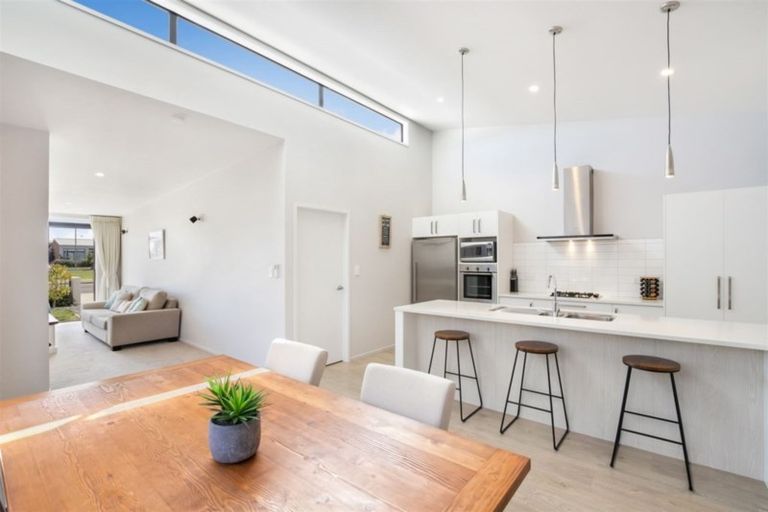 Photo of property in 6 Leadership Crescent, Papakura, 2110