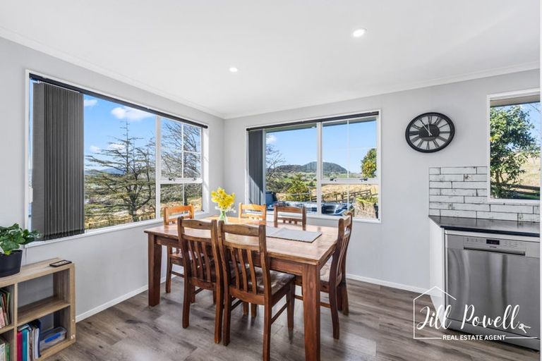Photo of property in 10 View Street, Maungaturoto, 0520