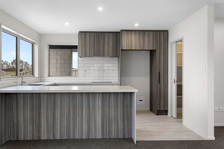 Photo of property in 18 Grey View Grove, Rangiora, 7400