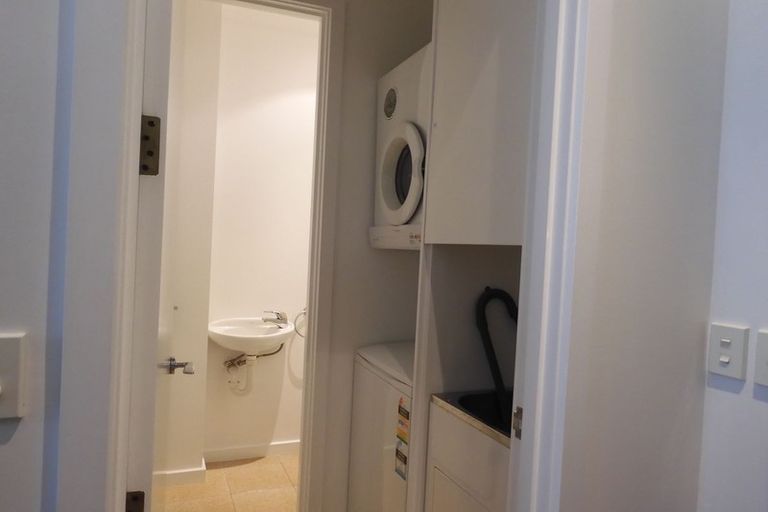 Photo of property in De Vere Apartments, 2/23 Tennyson Street, Te Aro, Wellington, 6011