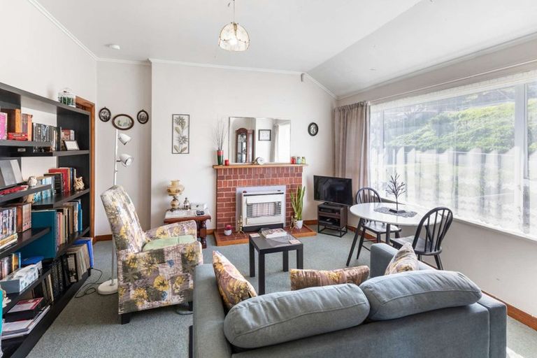 Photo of property in 1 Fergusson Street, Springvale, Whanganui, 4501