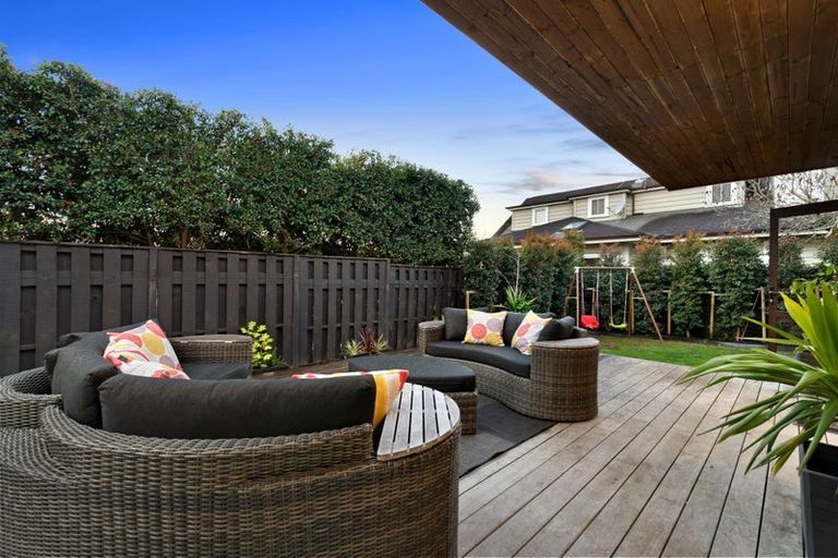 Photo of property in 2/13 Muritai Road, Milford, Auckland, 0620