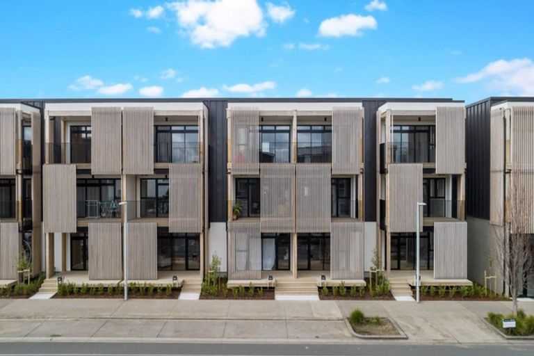 Photo of property in 1/165 Hobsonville Point Road, Hobsonville, Auckland, 0616