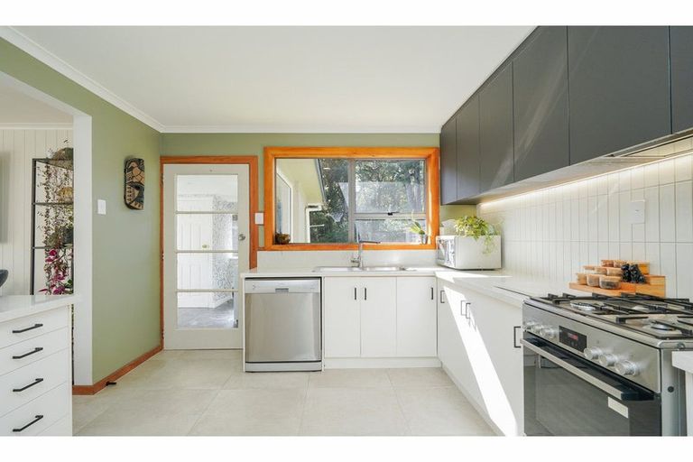 Photo of property in 11 Taiepa Road, Otatara, Invercargill, 9879