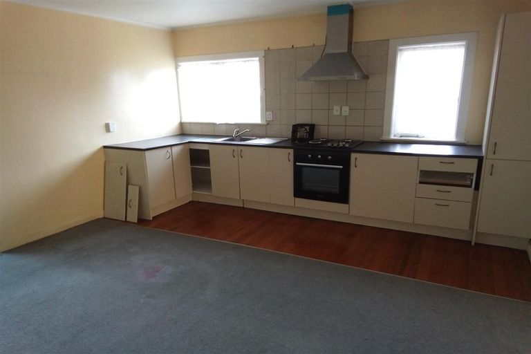 Photo of property in 23 Sutton Crescent, Papakura, 2110