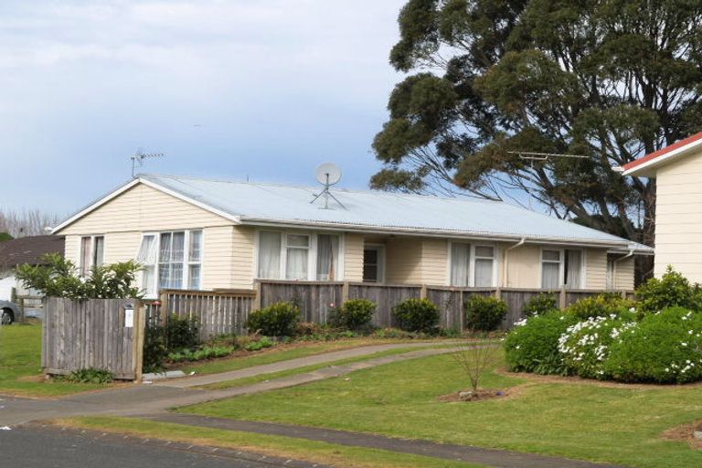 Photo of property in 6 Carver Place, Mangere East, Auckland, 2024