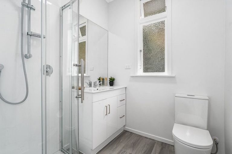 Photo of property in 36 Tavistock Road, Melrose, Wellington, 6023