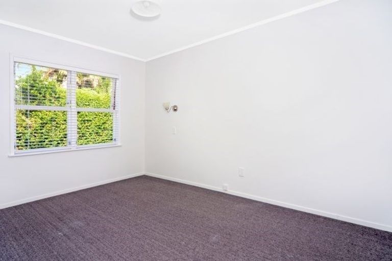 Photo of property in 4/155 Shakespeare Road, Milford, Auckland, 0620