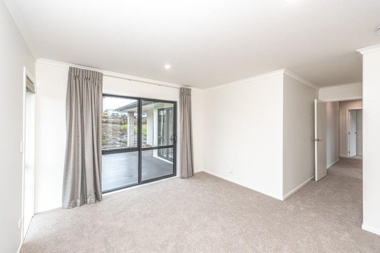 Photo of property in 32 Tirimoana Place, Otamatea, Whanganui, 4501