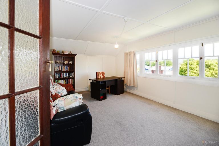 Photo of property in 17 Rhodes Street, Waimate, 7924
