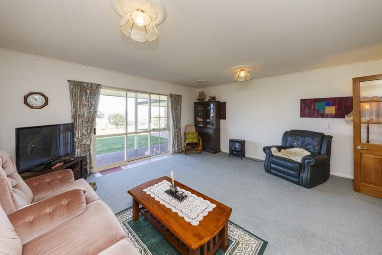 Photo of property in 51 Royal Oak Drive, Kelvin Grove, Palmerston North, 4414