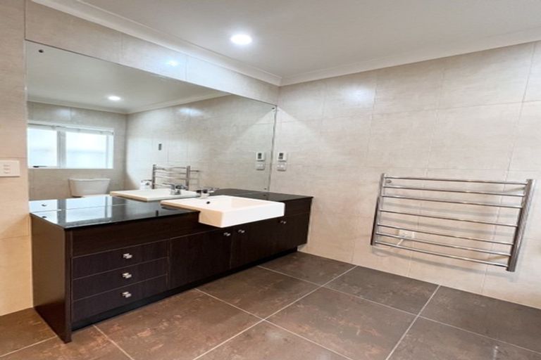 Photo of property in 5 Wye Oak Drive, Schnapper Rock, Auckland, 0632