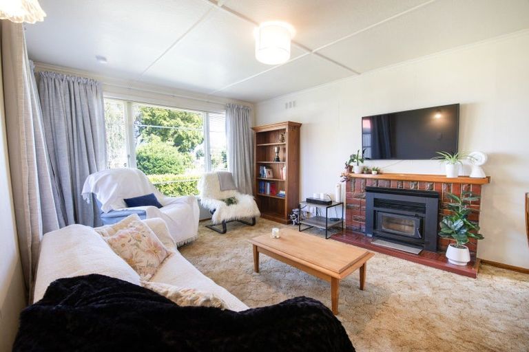 Photo of property in 28 Bright Crescent, Maraenui, Napier, 4110