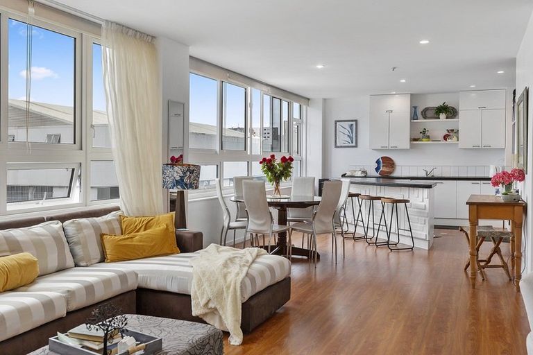 Photo of property in Lexington Apartments, 33c Hania Street, Mount Victoria, Wellington, 6011