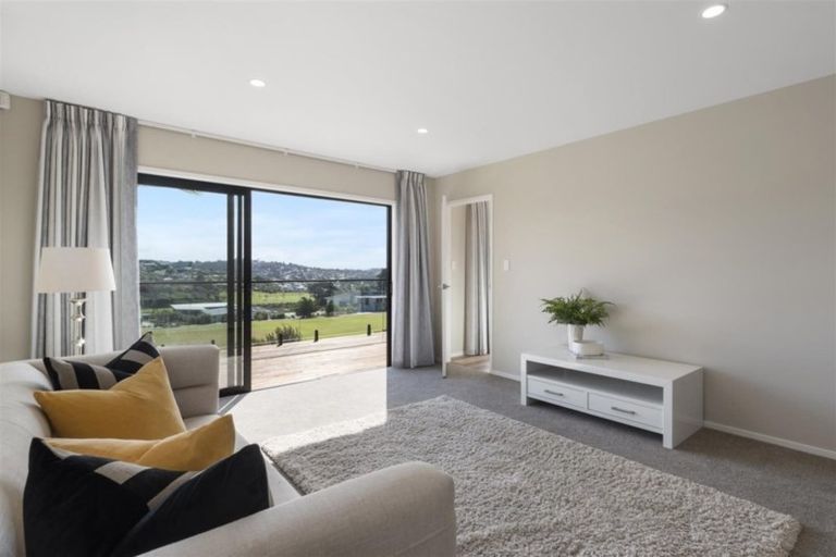 Photo of property in 10 Waititiro Rise, Stanmore Bay, Whangaparaoa, 0932