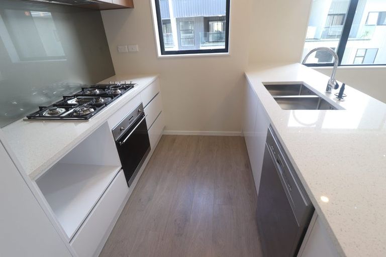 Photo of property in 16/5 Perekia Street, Albany, Auckland, 0632