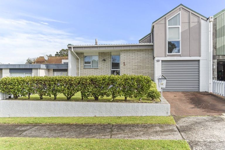 Photo of property in 1 La Salle Drive, Westown, New Plymouth, 4310