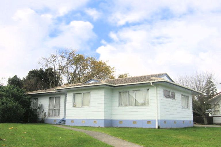 Photo of property in 33 Chatsworth Place, Highbury, Palmerston North, 4412