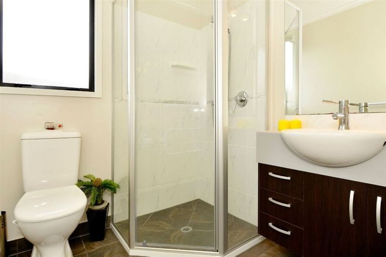 Photo of property in 53 Nimstedt Avenue, Oteha, Auckland, 0632