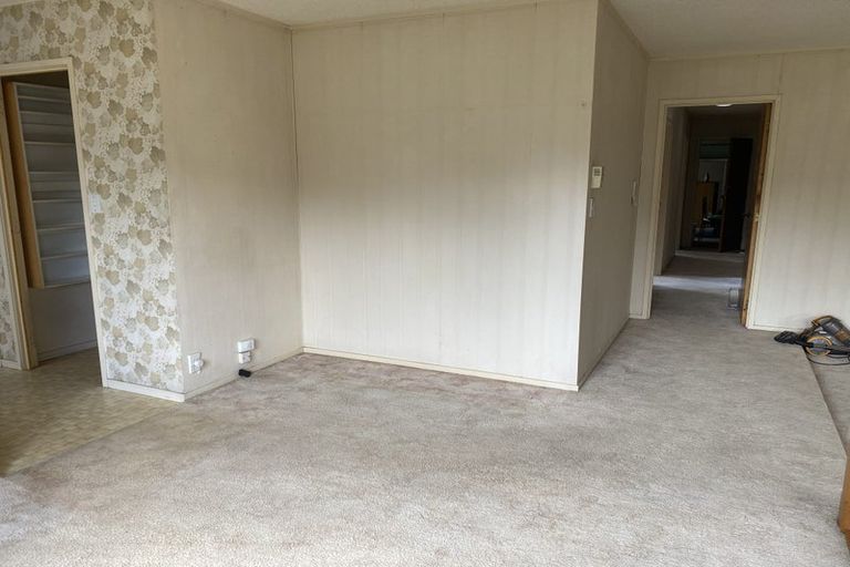 Photo of property in 227 Edmonton Road, Te Atatu South, Auckland, 0610