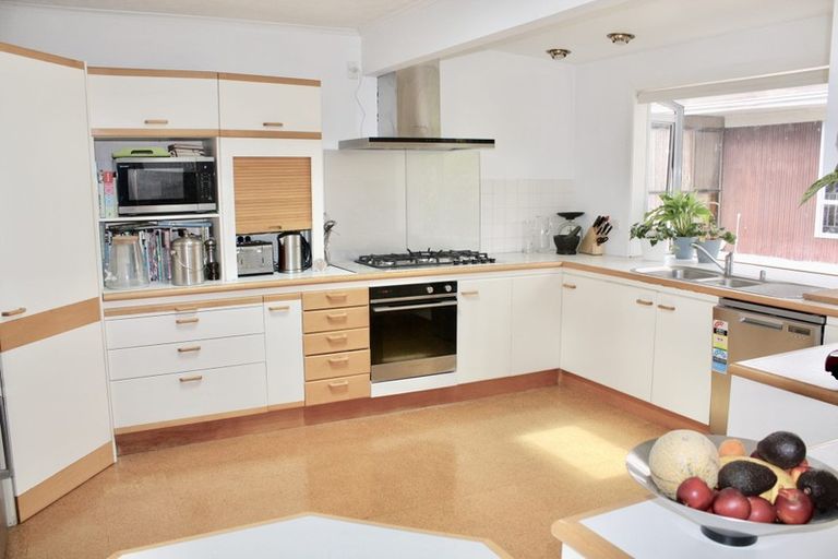 Photo of property in 65 Hebron Road, Waiake, Auckland, 0630