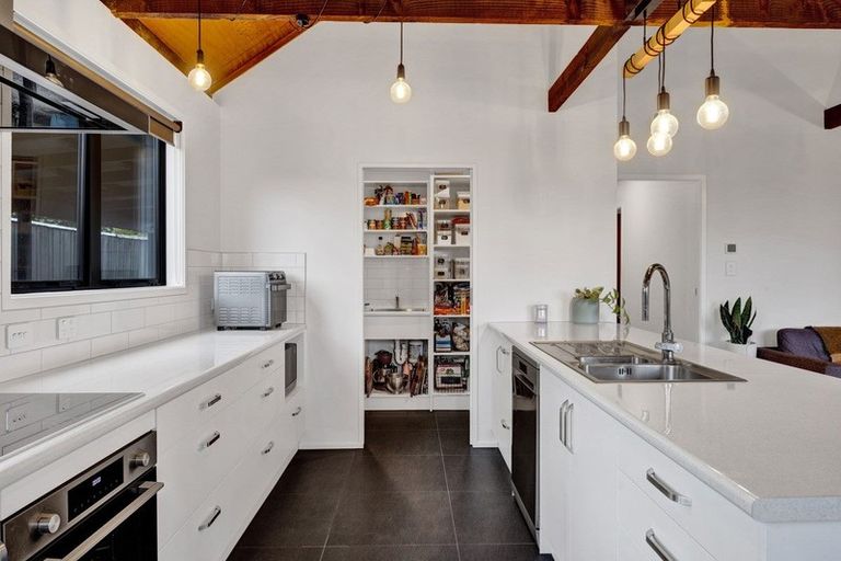 Photo of property in 25 Rata Street, Upper Vogeltown, New Plymouth, 4310