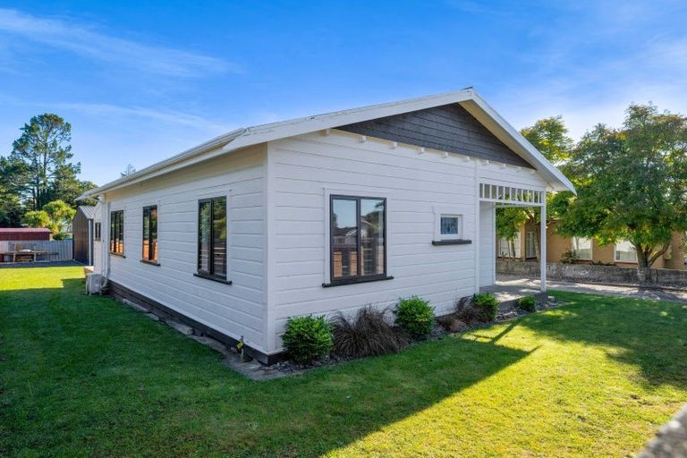 Photo of property in 22 Olivia Street, Stratford, 4332