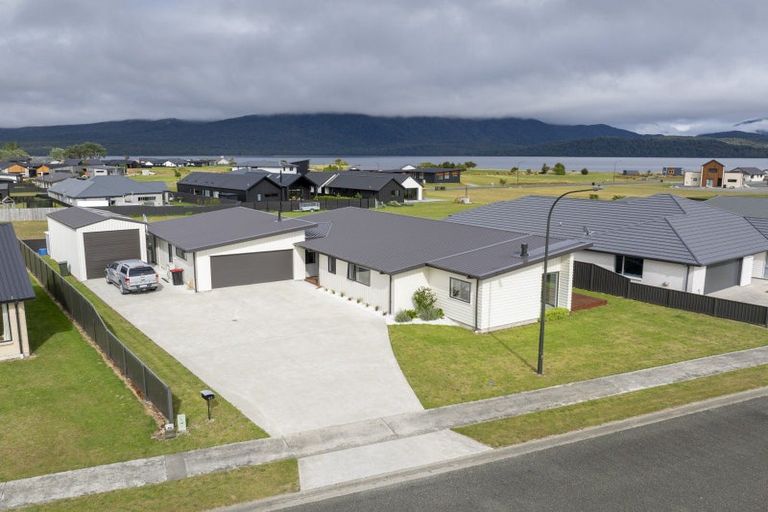 Photo of property in 43 South Arm Drive, Te Anau, 9600