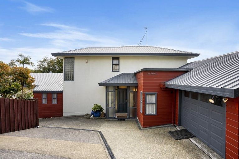 Photo of property in 2/47 Glencoe Road, Browns Bay, Auckland, 0630