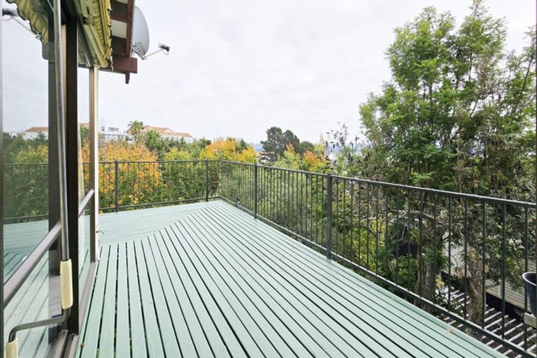 Photo of property in 27 Burns Road, Hospital Hill, Napier, 4110