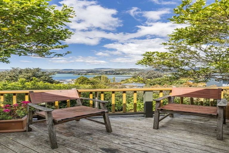 Photo of property in 94 Mana View Road, Paremata, Porirua, 5026