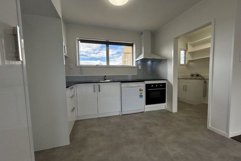 Photo of property in 11 Miro Road, Mangere Bridge, Auckland, 2022