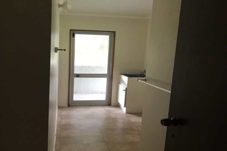 Photo of property in 22 Shortland Street, Regent, Whangarei, 0112