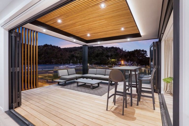 Photo of property in 204 Bond Street, Whangamata, 3620