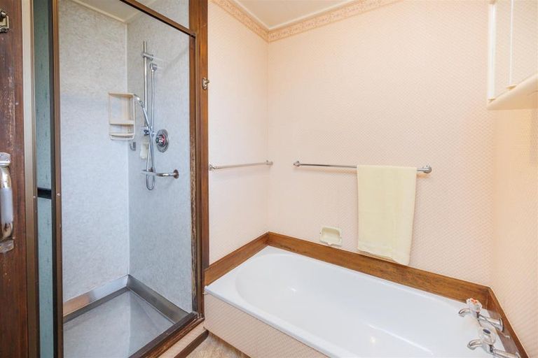 Photo of property in 12a Oxford Street, Marton, 4710