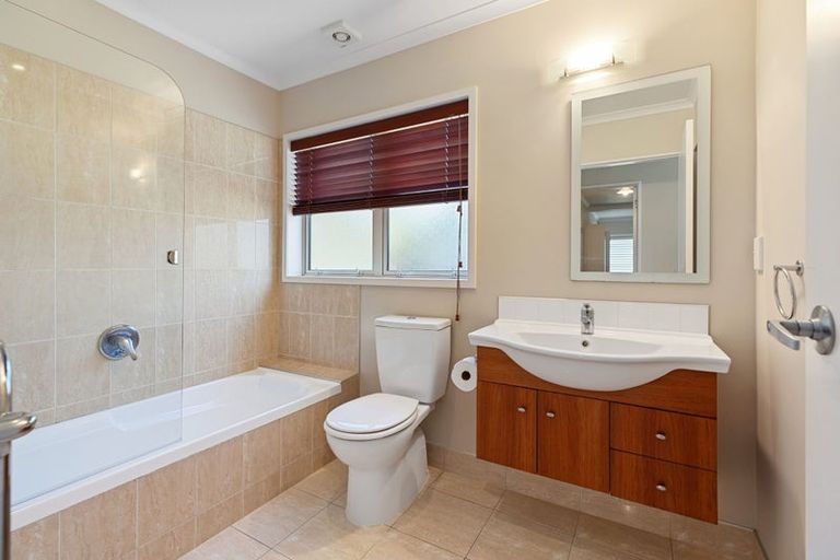 Photo of property in 10 Karewa Parade, Papamoa Beach, Papamoa, 3118