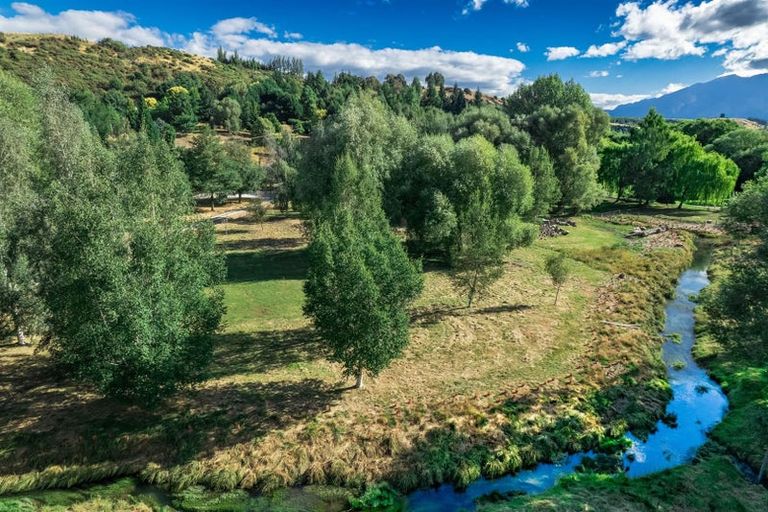 Photo of property in 752 Malaghans Road, Speargrass Flat, Queenstown, 9371