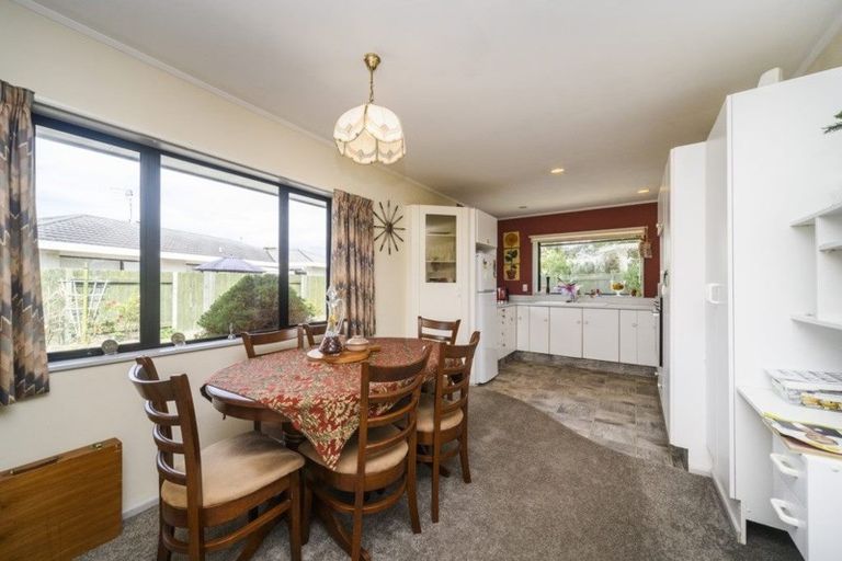 Photo of property in 10 Purdie Place, Milson, Palmerston North, 4414
