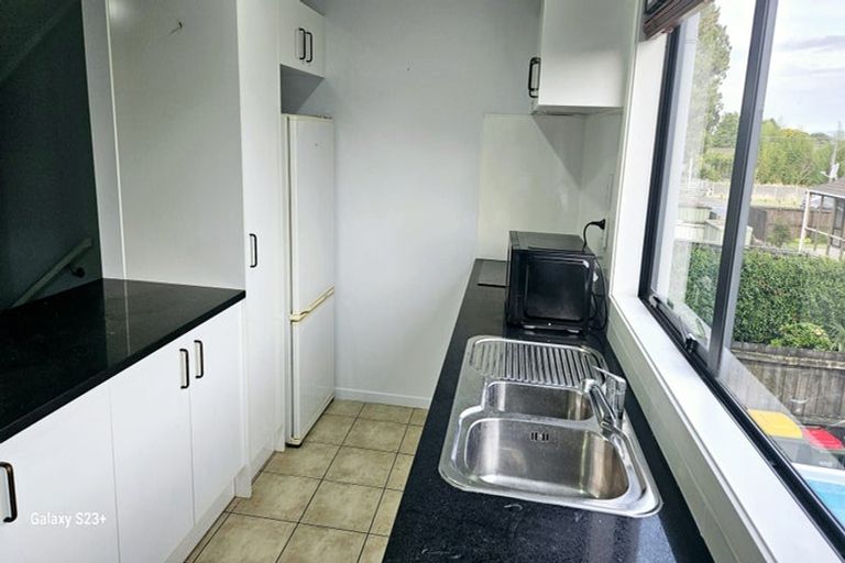 Photo of property in 12 Kevale Place, Manurewa, Auckland, 2102