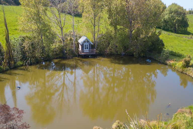 Photo of property in 11 Pah Hill Road, Wharehine, Wellsford, 0973